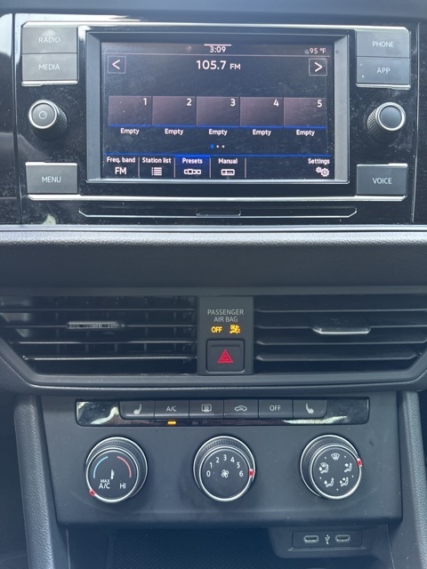 Volkswagen Jetta Sport Auto 2024