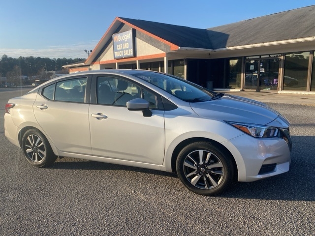 Nissan Versa SV CVT 2022