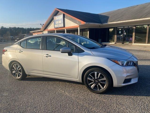Nissan Versa SV CVT 2022
