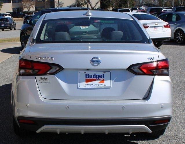 Nissan Versa SV CVT 2022