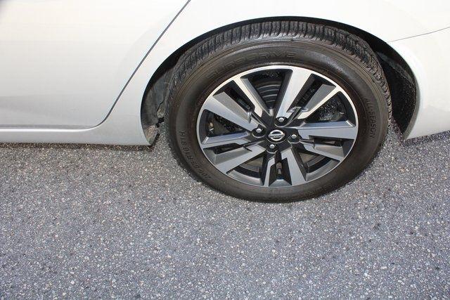 Nissan Versa SV CVT 2022