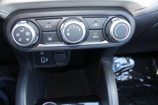 Nissan Versa SV CVT 2022