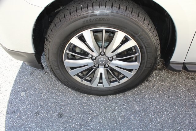 Nissan Pathfinder FWD SV 2020