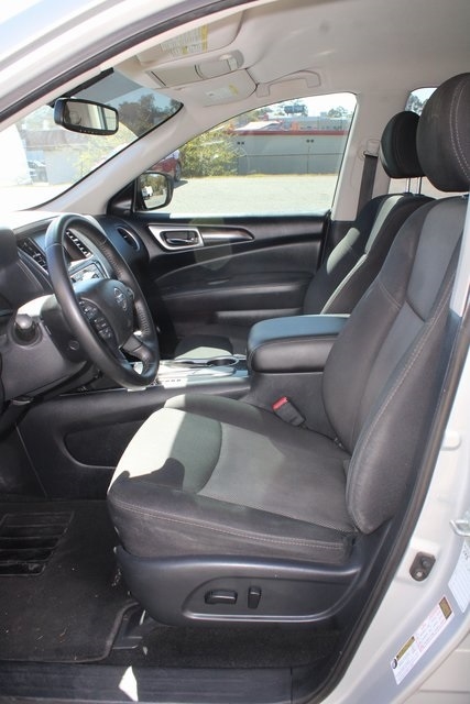 Nissan Pathfinder FWD SV 2020