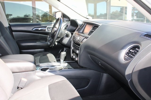 Nissan Pathfinder FWD SV 2020