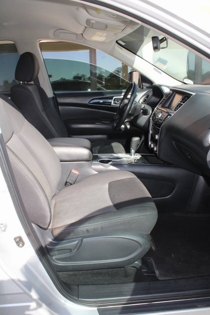 Nissan Pathfinder FWD SV 2020