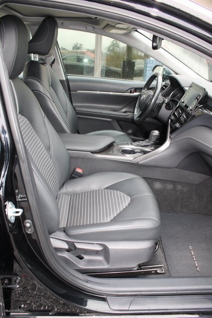 Toyota Camry SE Auto (Natl) 2024