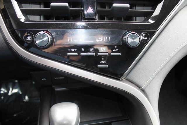 Toyota Camry SE Auto (Natl) 2024