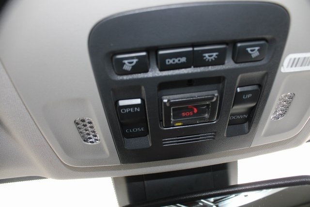 Toyota Camry SE Auto (Natl) 2024