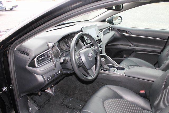 Toyota Camry SE Auto (Natl) 2024