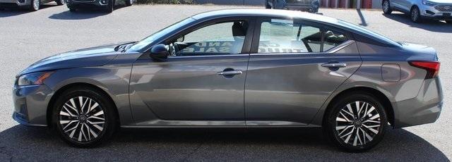 Nissan Altima SV FWD 2025