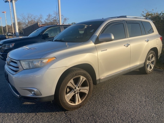 Toyota Highlander 4WD 4dr V6 Limited (Natl) 2011