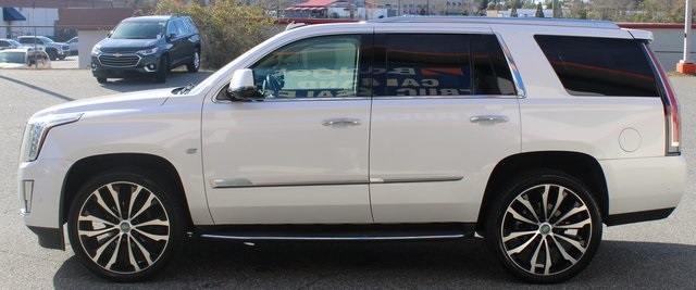 Cadillac Escalade 2WD 4dr Luxury 2017