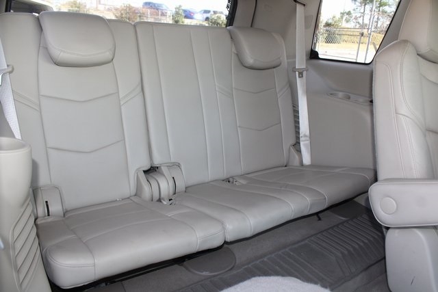 Cadillac Escalade 2WD 4dr Luxury 2017