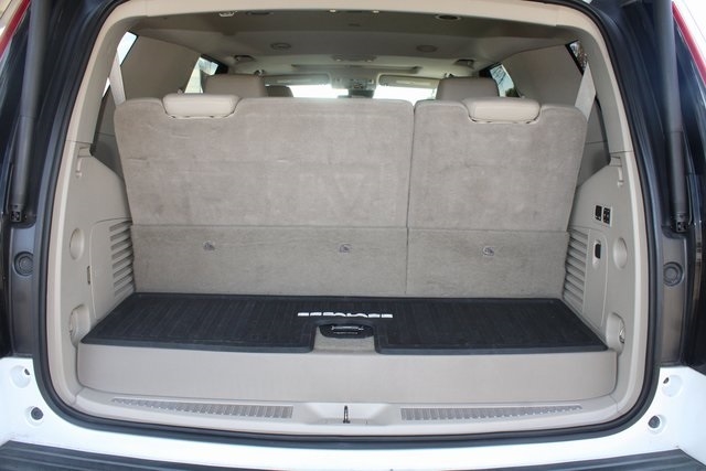 Cadillac Escalade 2WD 4dr Luxury 2017