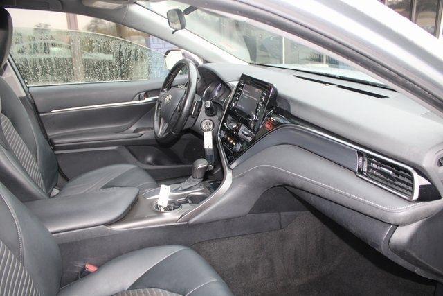 Toyota Camry SE Auto (Natl) 2021