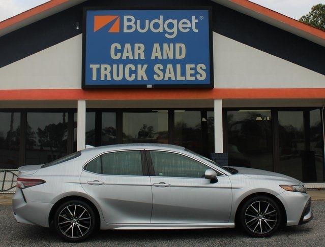 Toyota Camry SE Nightshade Auto (Natl) 2021