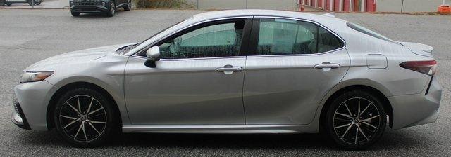 Toyota Camry SE Nightshade Auto (Natl) 2021