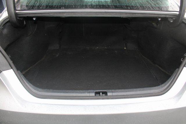 Toyota Camry SE Nightshade Auto (Natl) 2021