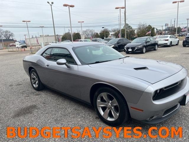 Dodge Challenger SXT Coupe 2017