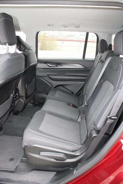 Jeep Grand Cherokee L Laredo 4x2 2023