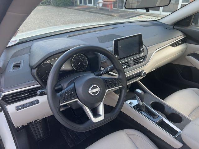 Nissan Altima SV FWD 2025