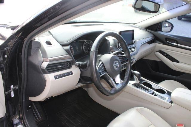 Nissan Altima 2.0 Platinum Sedan 2020