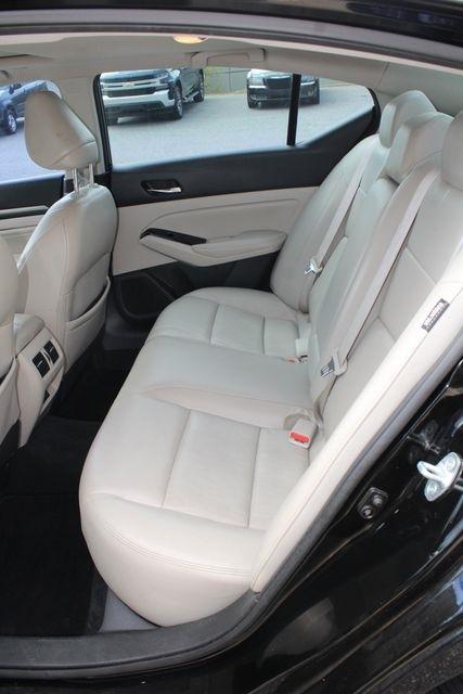 Nissan Altima 2.0 Platinum Sedan 2020