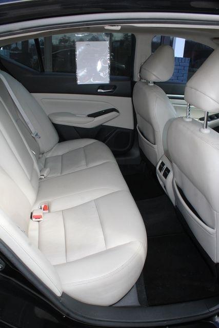 Nissan Altima 2.0 Platinum Sedan 2020