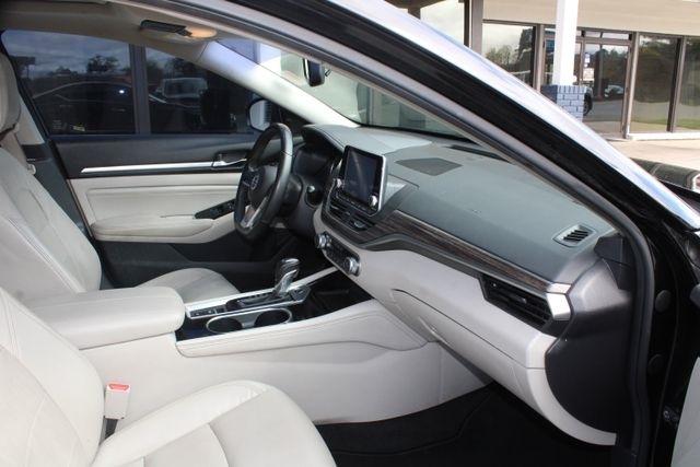 Nissan Altima 2.0 Platinum Sedan 2020