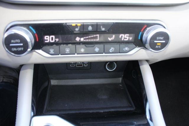 Nissan Altima 2.0 Platinum Sedan 2020