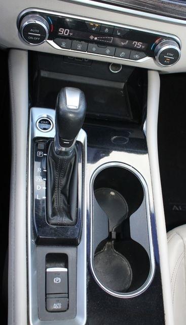 Nissan Altima 2.0 Platinum Sedan 2020