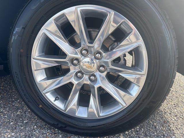 Chevrolet Suburban 2WD 4dr Premier 2023