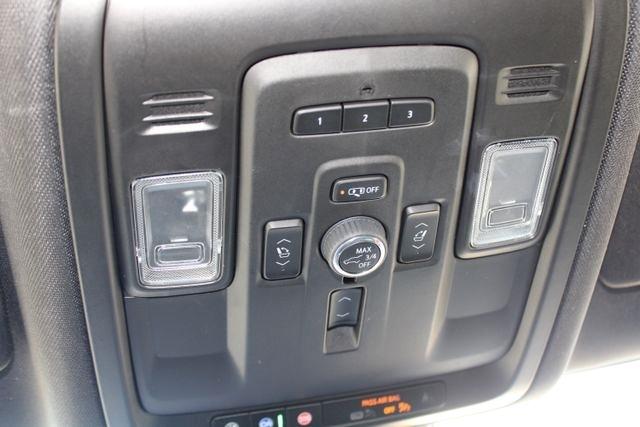 Chevrolet Suburban 2WD 4dr Premier 2023