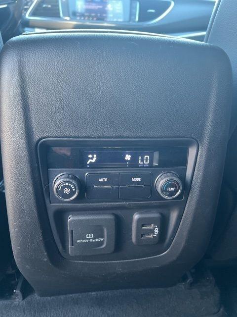 Buick Enclave FWD 4dr Premium 2022