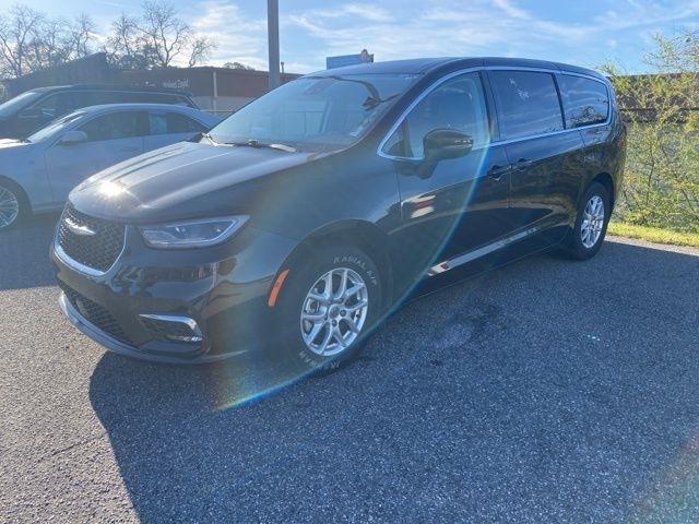 2023 Chrysler Pacifica Touring L FWD