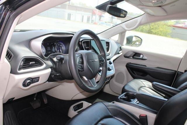 Chrysler Pacifica Touring L FWD 2023