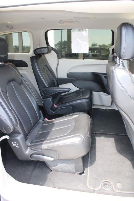 Chrysler Pacifica Touring L FWD 2023