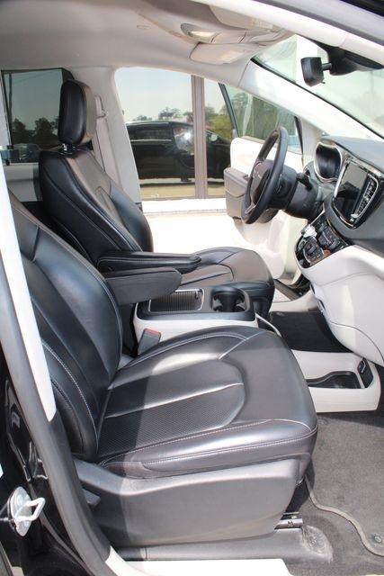 Chrysler Pacifica Touring L FWD 2023