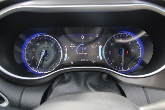 Chrysler Pacifica Touring L FWD 2023