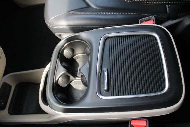 Chrysler Pacifica Touring L FWD 2023