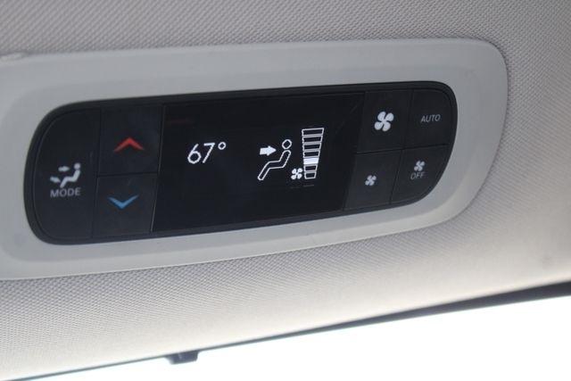 Chrysler Pacifica Touring L FWD 2023