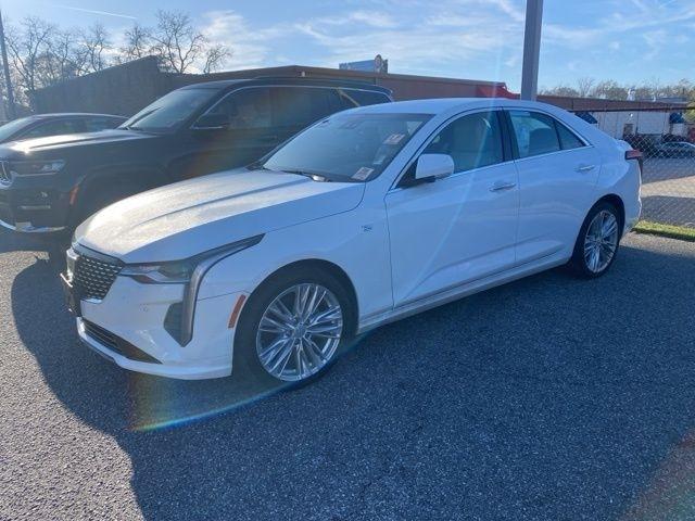 2023 Cadillac CT4 4dr Sdn Premium Luxury