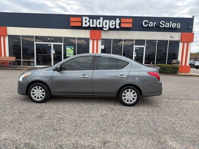 Nissan Versa Sedan SV CVT 2018