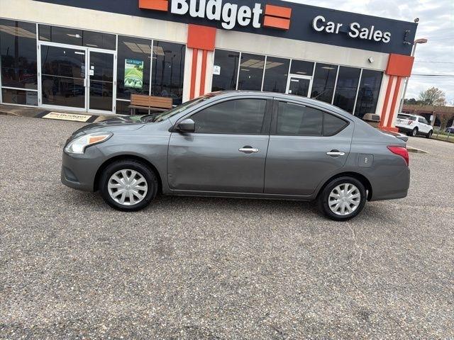 Nissan Versa Sedan SV CVT 2018