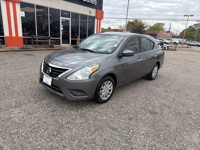 Nissan Versa Sedan SV CVT 2018