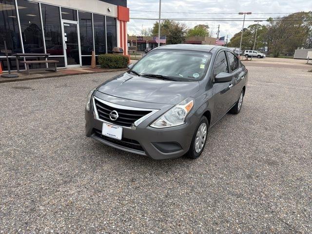 Nissan Versa Sedan SV CVT 2018