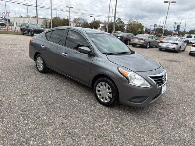 Nissan Versa Sedan SV CVT 2018
