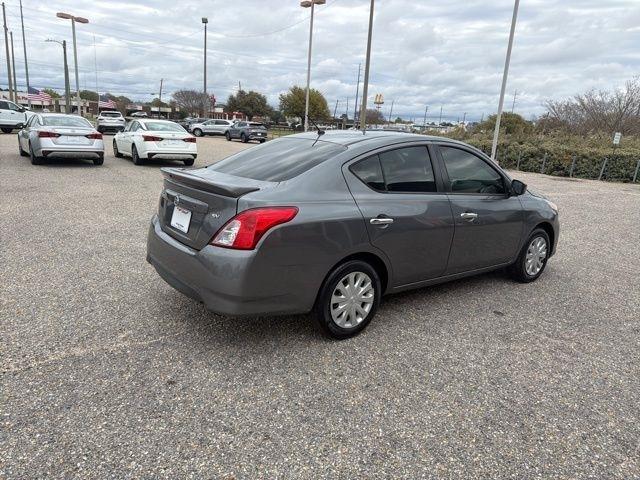 Nissan Versa Sedan SV CVT 2018
