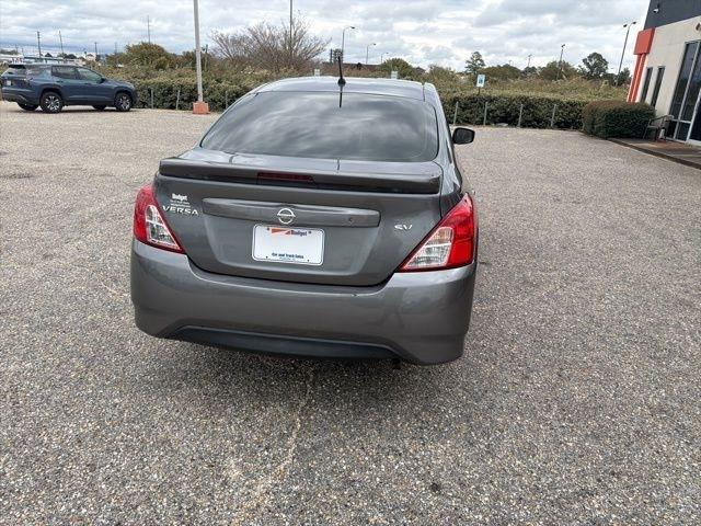 Nissan Versa Sedan SV CVT 2018